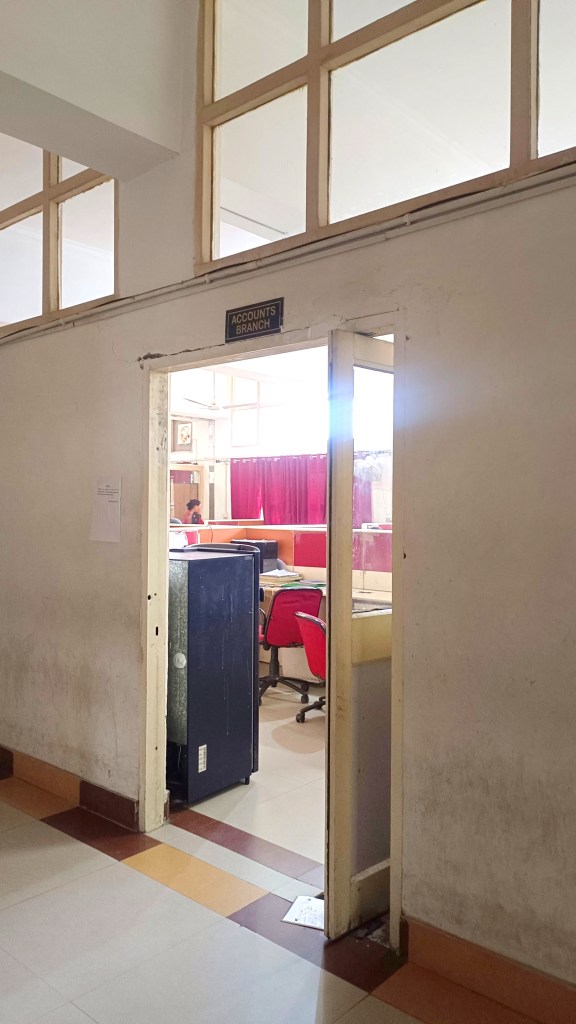 dcrust university accounts office